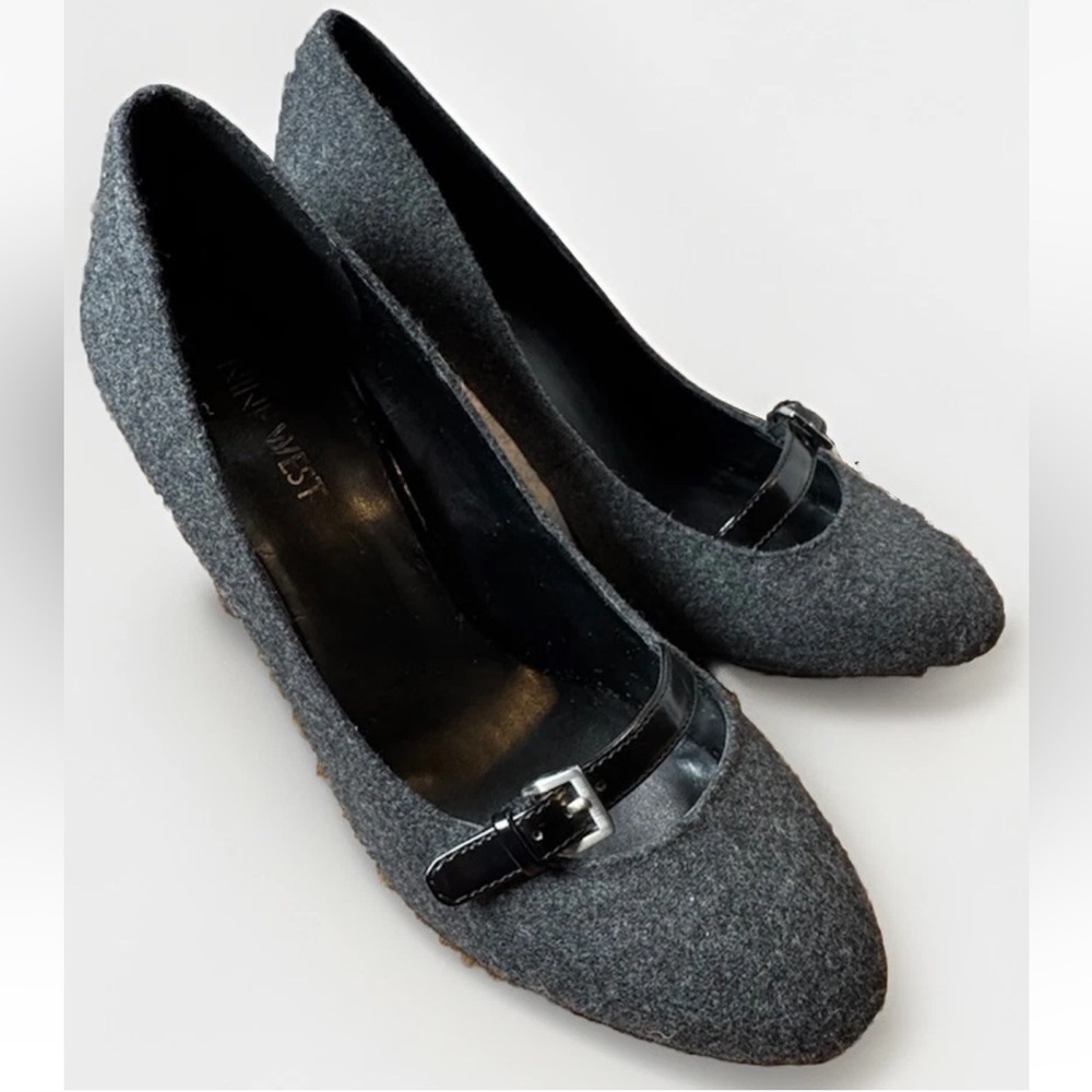 (7.5.) NINE WEST Dark Gray Textile Tall Heeled Shoes w/ Patent Leather - Picture 11 of 12